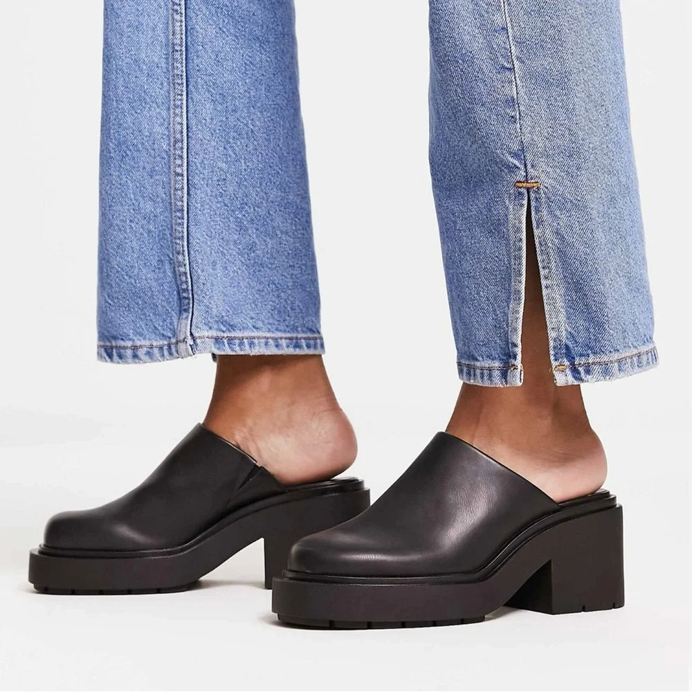 Monki Black Chunky Platform Mule Clogs - Picture 2 of 5